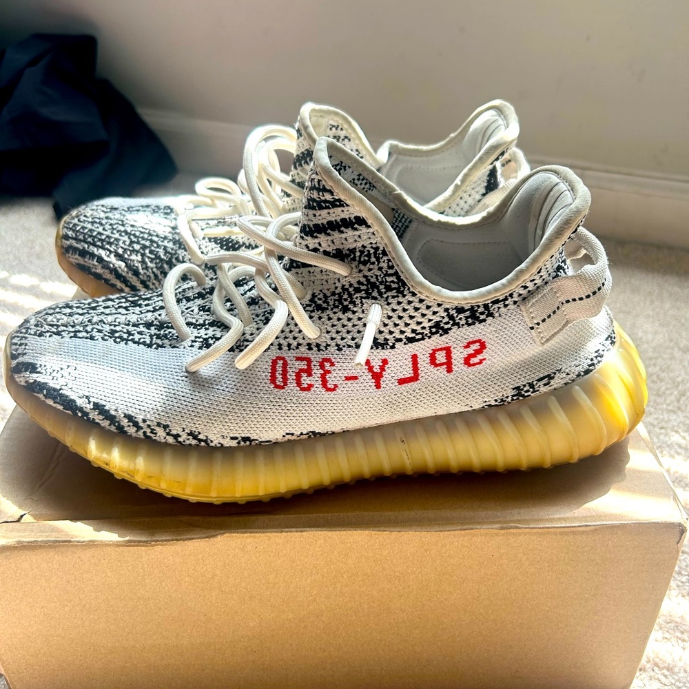 YEEZY BOOST